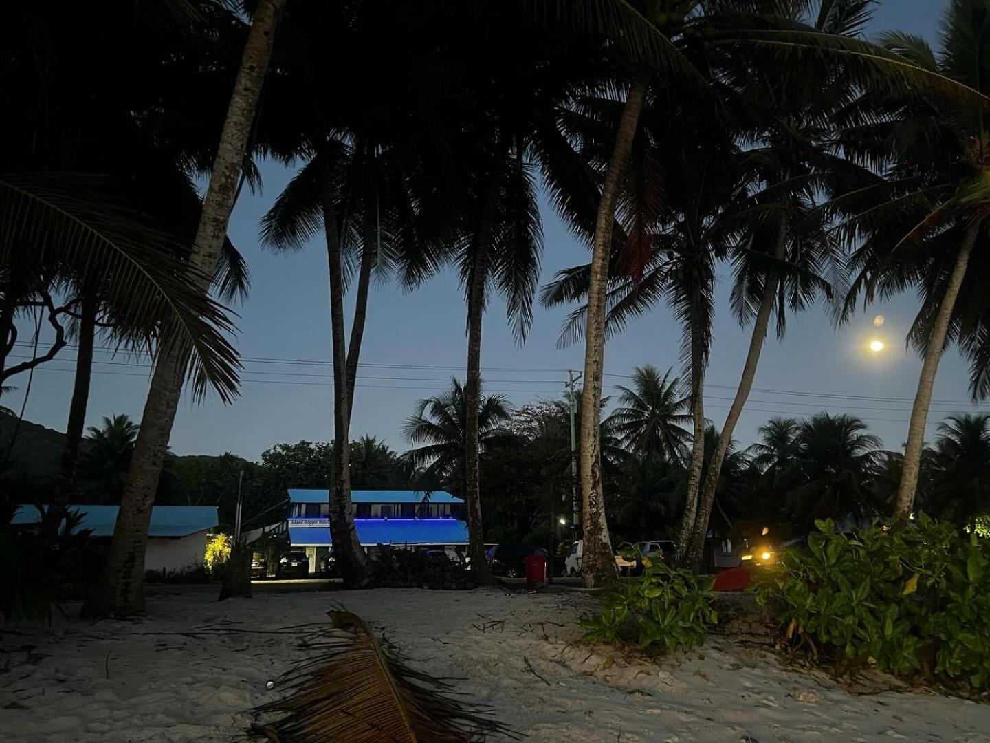 Island Hopper Hotel Yepan Buitenkant foto